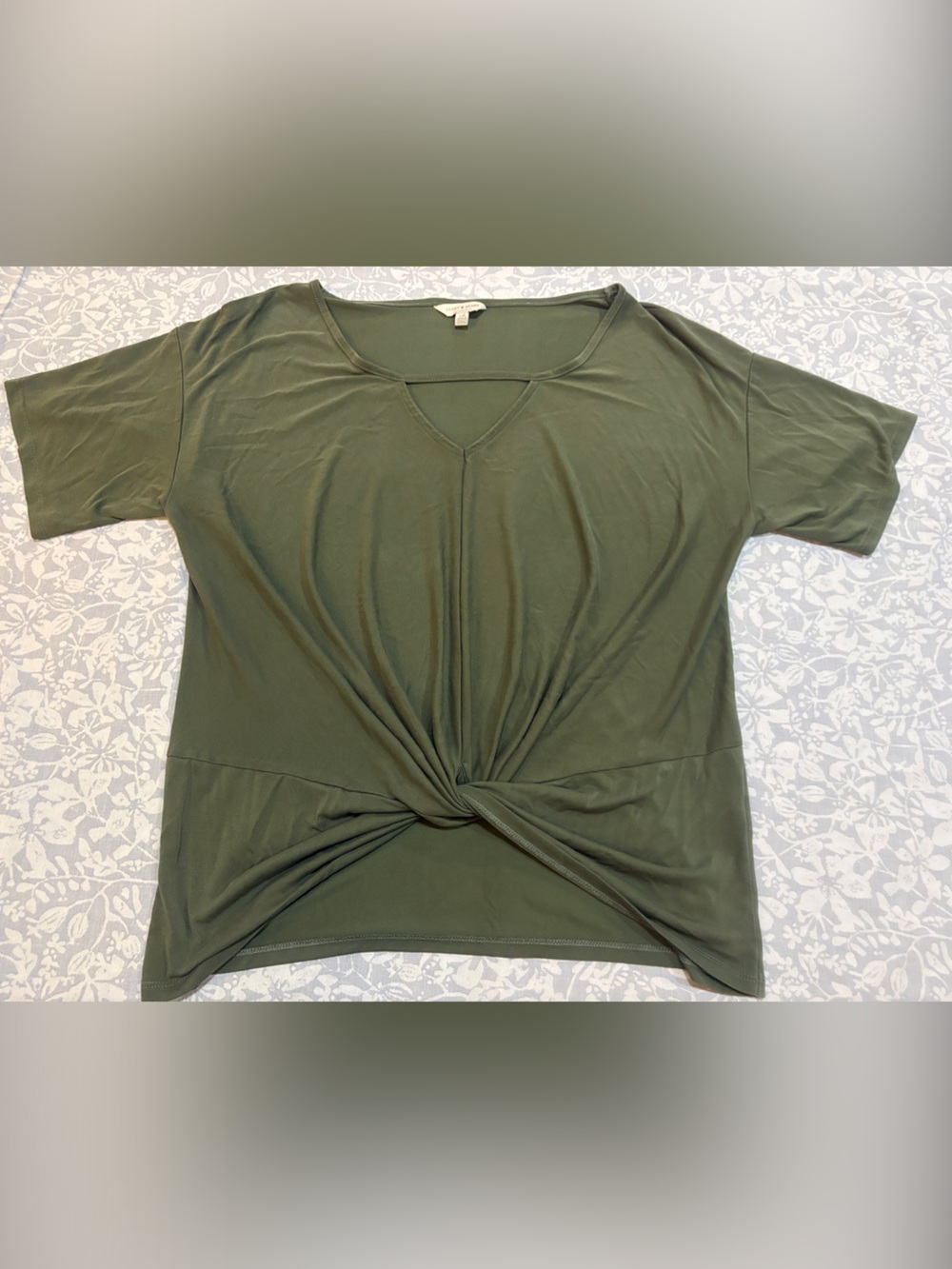 Lucky Brand Olive Green Short-Sleeve Twist Front Tee, Size L